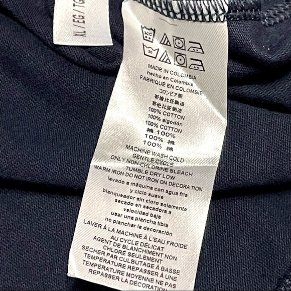 Michael Kors Mens Long Sleeve T-Shirt Crewneck XL Navy With Camo Prints NWT - Picture 9 of 15